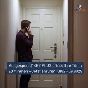 Ausgesperrt in Köln – Mann steht vor zugefallener Wohnungstür und ruft Schlüsseldienst an